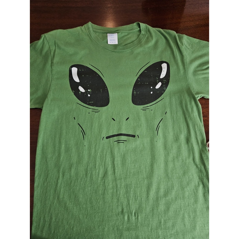 Port & Company Alien Face Green Graphic‎ Tshirt Medium Casual Funny Martian